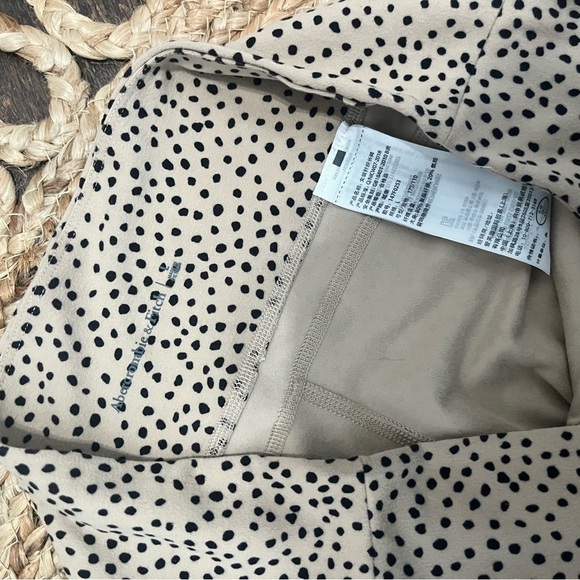 Abercrombie & Fitch Women's Tan Leopard Print Leggings Size Large - Picture 2 of 3